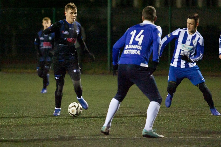 Zawisza Bydgoszcz pokonał Unię Janikowo 2:1 (0:1). Bramki...