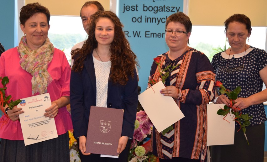 22 uczniów odebrało stypendia wójta gminy Krasocin
