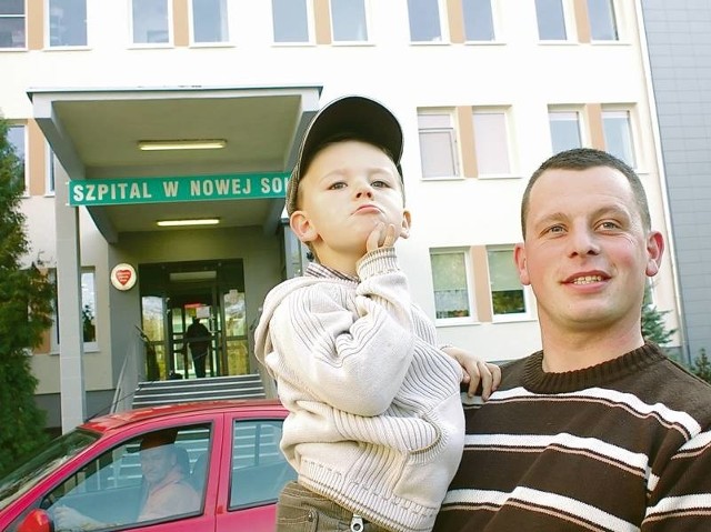 Mały Przemek Rzepski właśnie przeszedł badanie EEG. - Jesteśmy bardzo zadowoleni z jakości usług w naszym szpitalu. Naprawdę nie ma na co narzekać - mówi ojciec chłopca, pan Paweł.