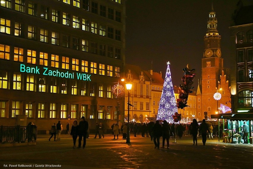 Wrocław już świąteczny. Zobacz jak pięknie wyglądają nowe ozdoby [ZDJĘCIA]