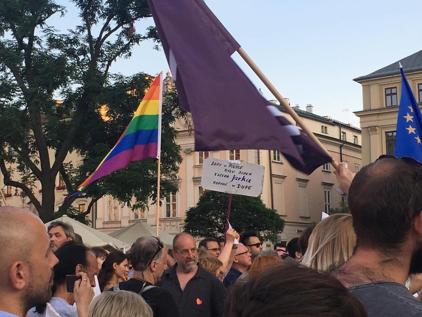 Kraków. Wielki protest na Rynku Głównym w obronie sądów