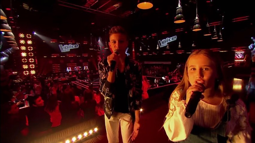 "The Voice Kids 2" BITWY 1. Drużyna Tomsona i Barona śpiewa piosenkę "Zaufaj"! 
