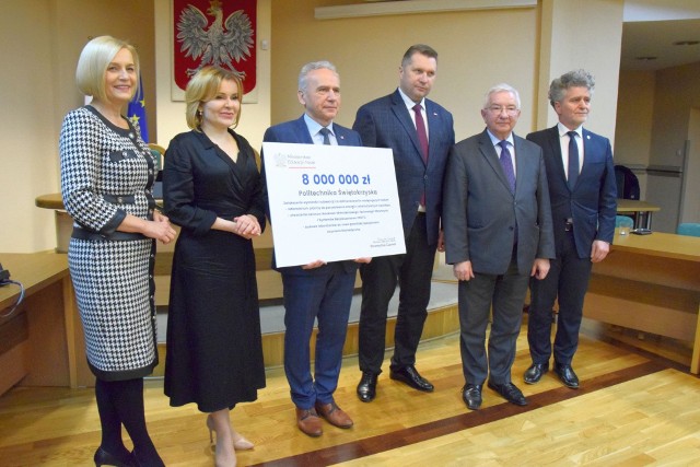 Minister Przemysław Czarnek na Politechnice Świętokrzyskiej w Kielcach.