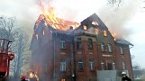 Pożar w Międzyłężu. Spłonął dach budynku wielorodzinnego. Jak pomóc pogorzelcom? [ZDJĘCIA]