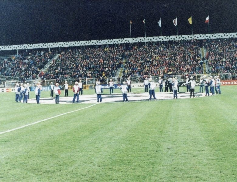 Archiwalne zdjęcia stadionu, piłkarzy, działaczy i kibiców...