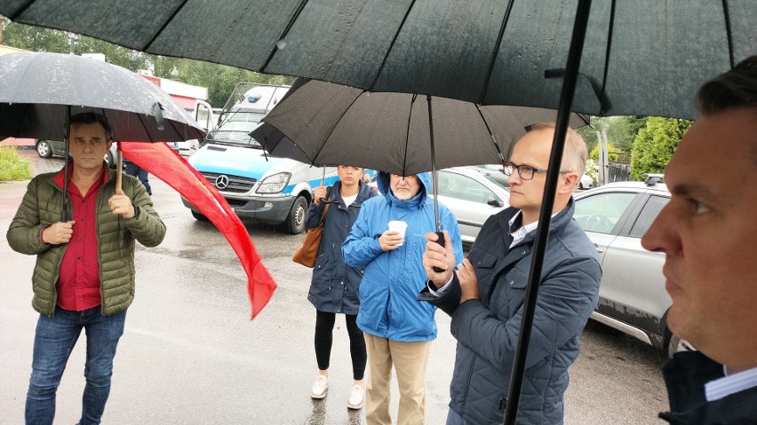 W Sławkowie na ul. Hrubieszowskiej mieszkańcy protestowali...