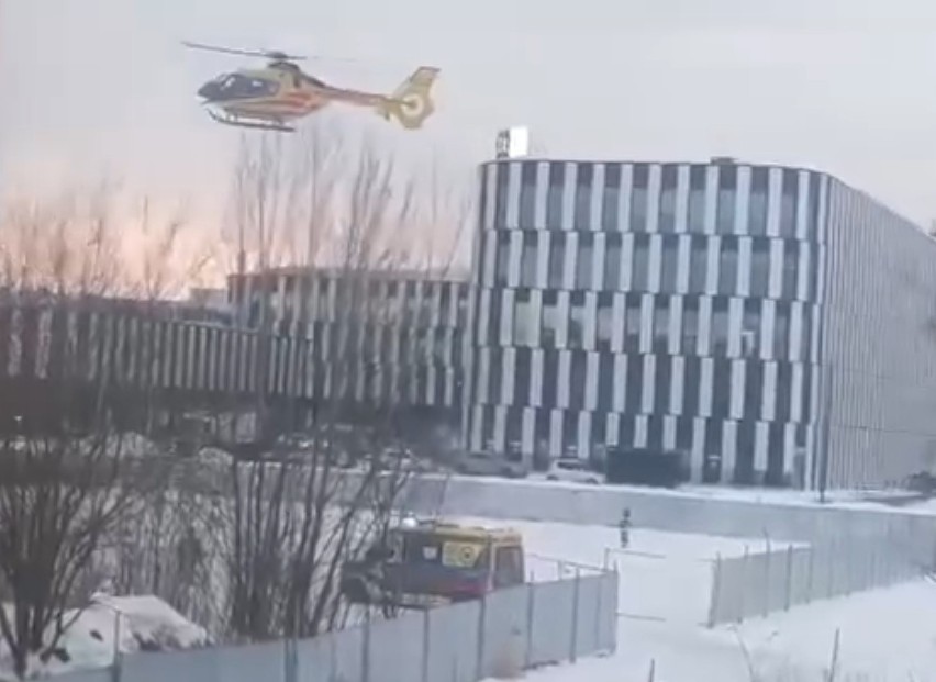 Śmigłowiec LPR lądował w Gliwicach na terenie byłej huty. 11-latek trafił do szpitala