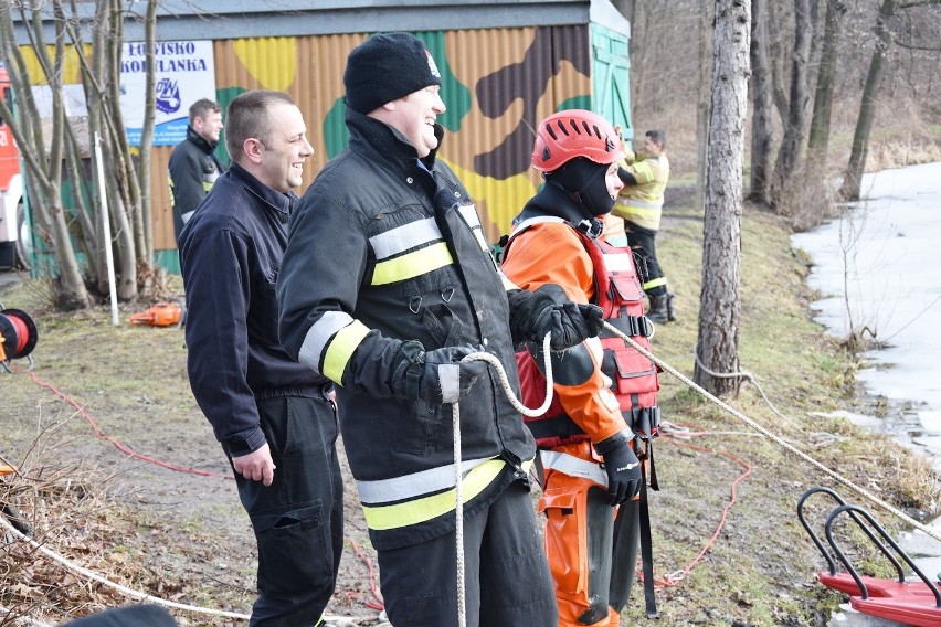 Strażacy z Jednostki Ratowniczo-Gaśniczej w Gorlicach...