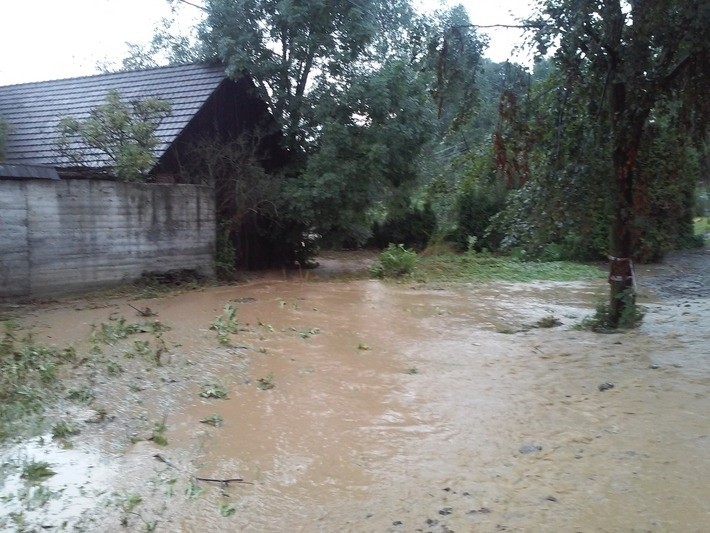 Ogromna ulewa zniszczyła wiele gospodarstw i dróg w gminie Wieprz