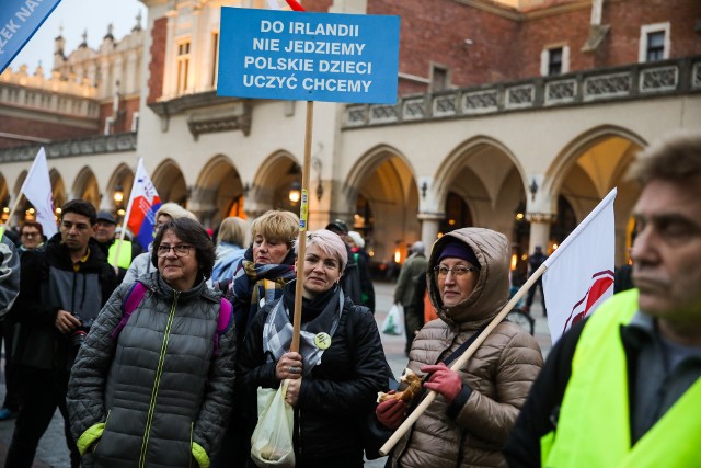 Do otrzymania trzynastek uprawnieni są między innymi nauczyciele.