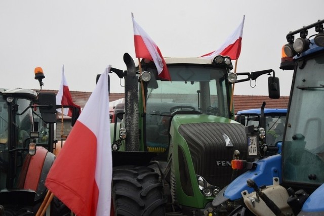 Od 9 lutego trwają protesty rolników. Poza blokowaniem ulicy, zaplanowano akcję banerową i flagową. Na czym one polegają i jakie będą dalsze działania śląskich rolników?