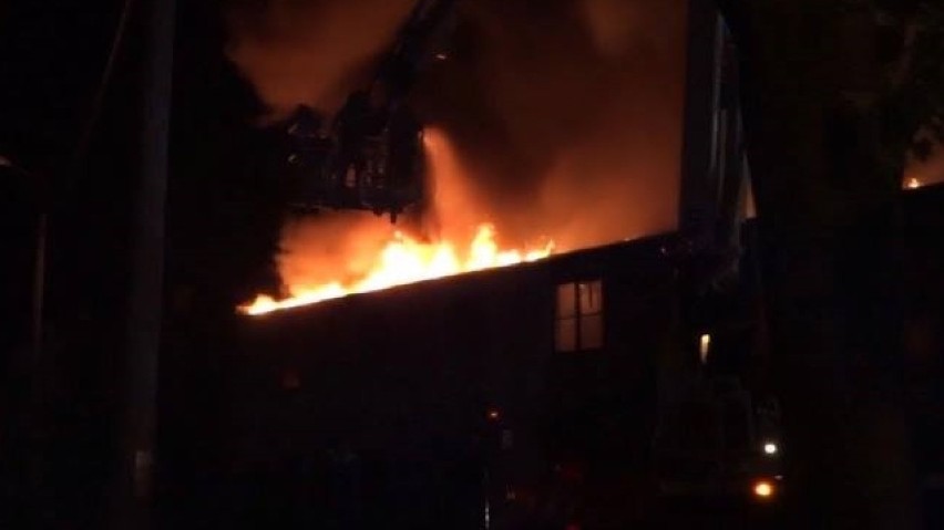 Tragiczny pożar w Tomaszowie Mazowieckim. 2 osoby nie żyją