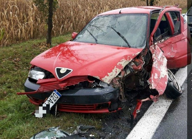 Alfa Romeo zniszczone w wypadku