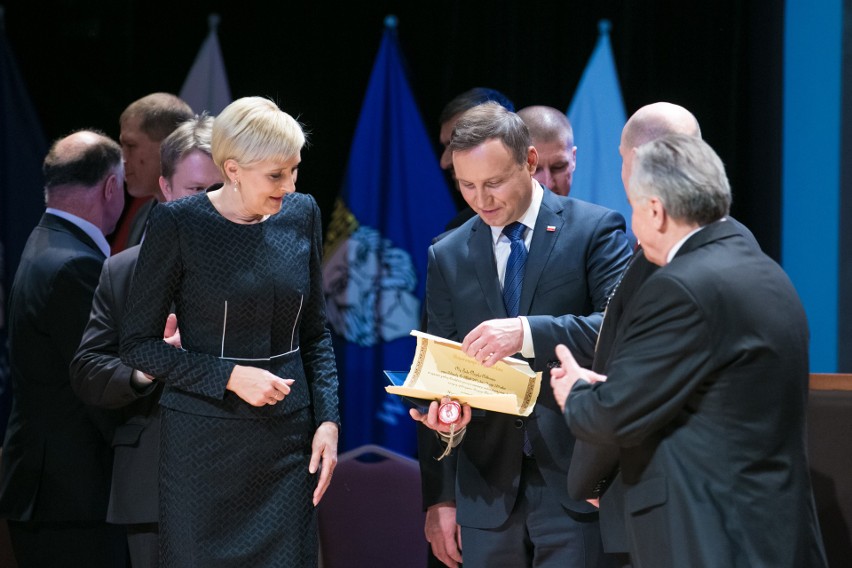 Wolbrom. Andrzej Duda odebrał honorowe obywatelstwo,...