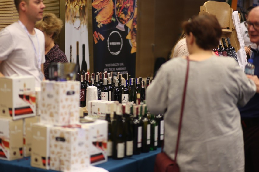 Festiwal winiarski Noe w Katowicach przyciągnął setki amatorów tego trunku