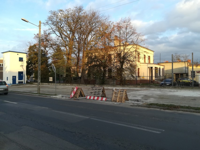 W Łasku przebudowują parking - do remontu są także dwie ulice w Kolumnie ZDJĘCIA