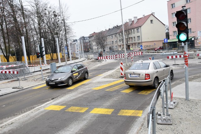 Centrum przesiadkowe Opole Wschodnie. Nowa organizacja ruchu w śr&oacute;dmieściu. Na zdjęciu: przejście dla pieszych w okolicy ul. Oleskiej