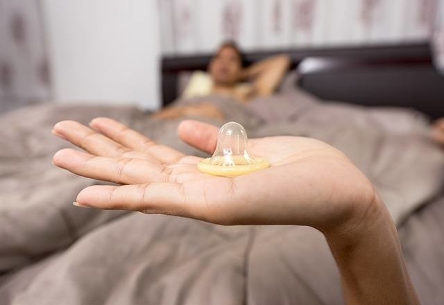 Durex wycofuje prezerwatywy Durex Real Feel. Kondomy pękają....