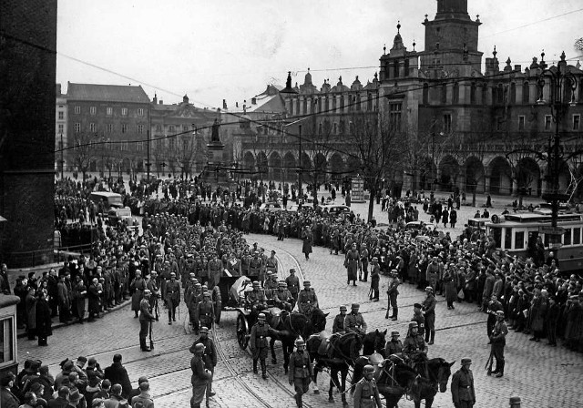 Kaliński: Stosunek Niemców do obywateli naszego kraju, Polaków i Żydów, był oparty na głębokiej nienawiści rasowej