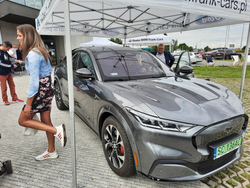 Samochody elektryczne są coraz popularniejsze, ale wciąż...