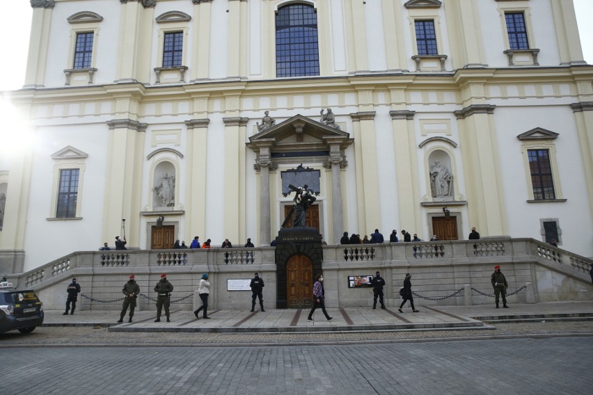 Wielki protest w stolicy. Żandarmeria Wojskowa na ulicach. MON wyjaśnia