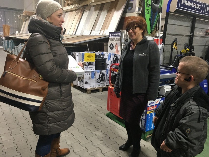 Płynie pomoc dla ostrołęckiego wolontariusza Bartosza Markiewicza