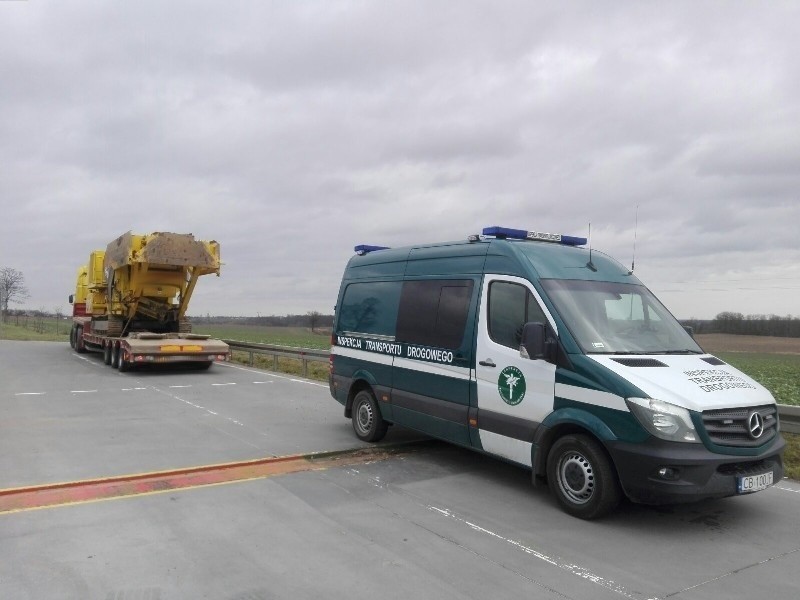 Okazało się, że waży 51 ton zamiast dopuszczalnych 40. A...