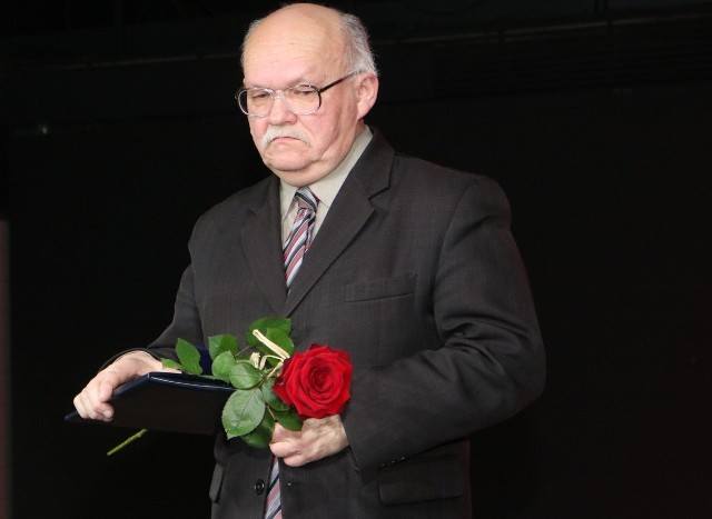 Zbigniew Bereszyński jest historykiem, jedną z legend „Solidarności”. Na zdjęciu tuż po otrzymaniu odznaczenia „Za Zasługi dla Województwa Opolskiego”.