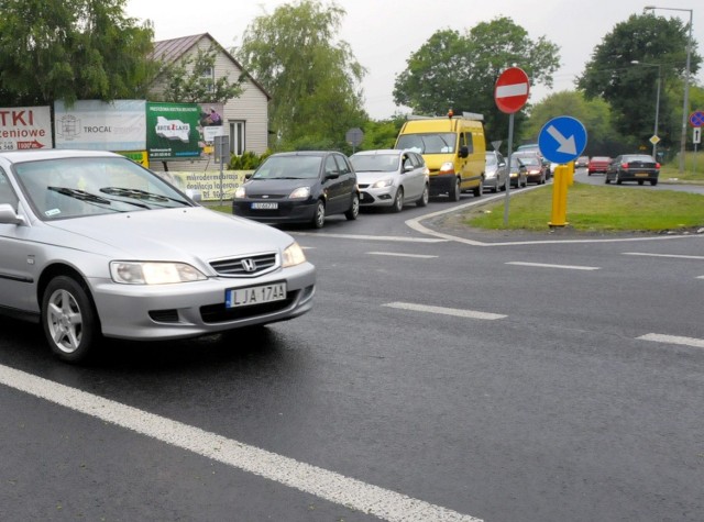 Na skrzyżowaniu w Konopnicy pojawi się sygnalizacja świetlna. Prace drogowe mają ruszyć w połowie wakacji 2015 r.