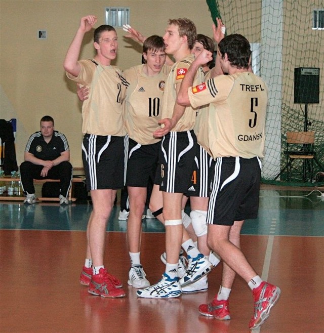Ekipa Trefla Gdańska (na zdjęciu) pokonała 3:2 Jokera Piła