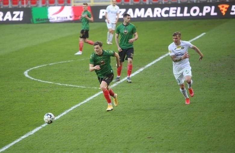 Fortuna 1 Liga. GKS Tychy - Radomiak Radom 1:0. Czerwone kartki dla Mateusza Radeckiego i Damiana Jakubika (ZDJĘCIA Z MECZU)