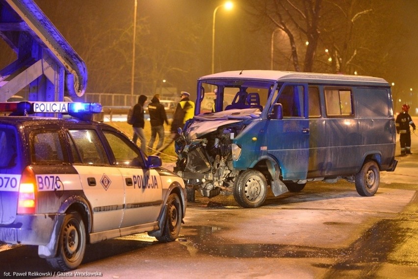 Wypadek na mostach Jagiellońskich. Zderzyły się 4 auta (ZDJĘCIA, FILM)