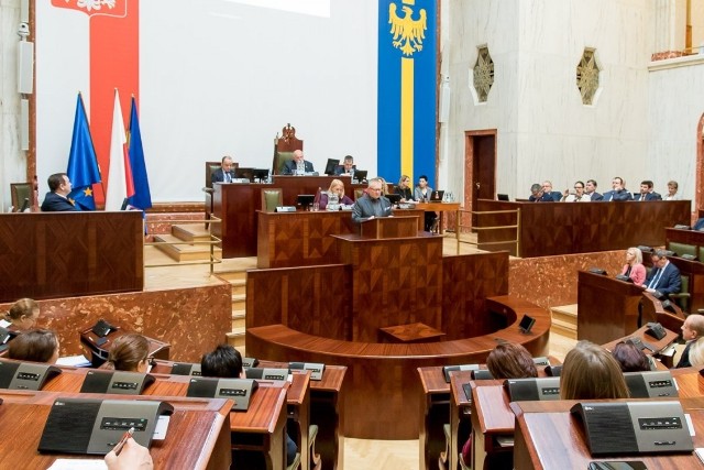 Województwo śląskie otrzyma mniejszą subwencję. Ten temat zdominował dyskusję w trakcie sesji Sejmiku woj. śląskiego.