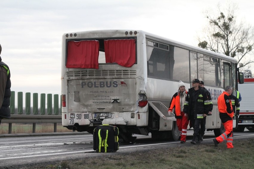 Wypadek autobusu Polbus. Wjechała w niego ciężarówka