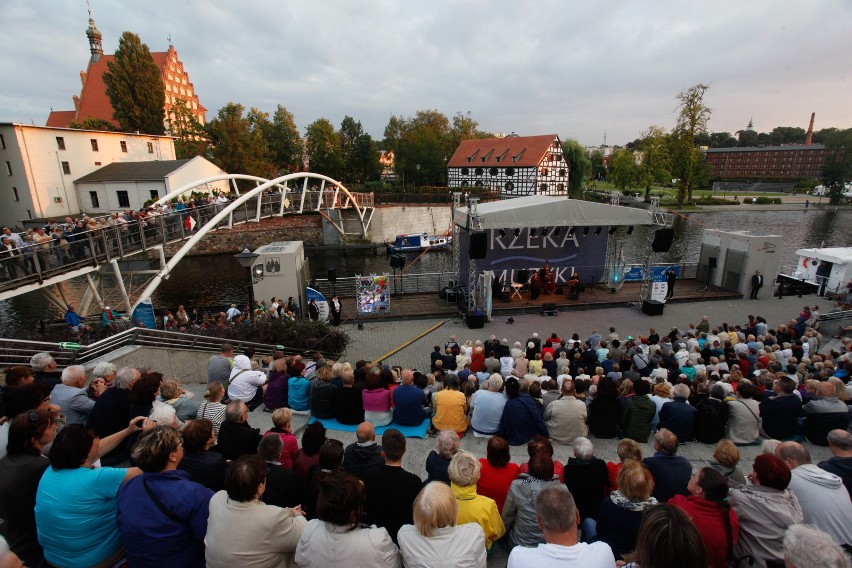 Bijący rekordy popularności cykl koncertów na wodzie Rzeka...