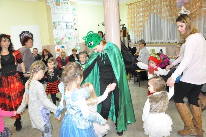 Bal karnawałowy dla dzieci w Ruszczy-Kępie w gminie Połaniec