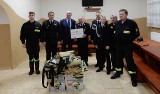 Przekazanie sprzętu dla strażaków-ochotników z Sędziszowic. Co i za ile trafiło do gminy Bejsce? Zobaczcie zdjęcia