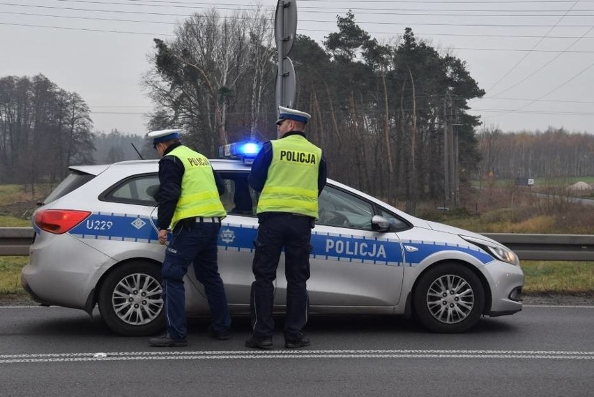 Kalisz: Wypadek w Skarszewie 86-latek zginął na przejściu...