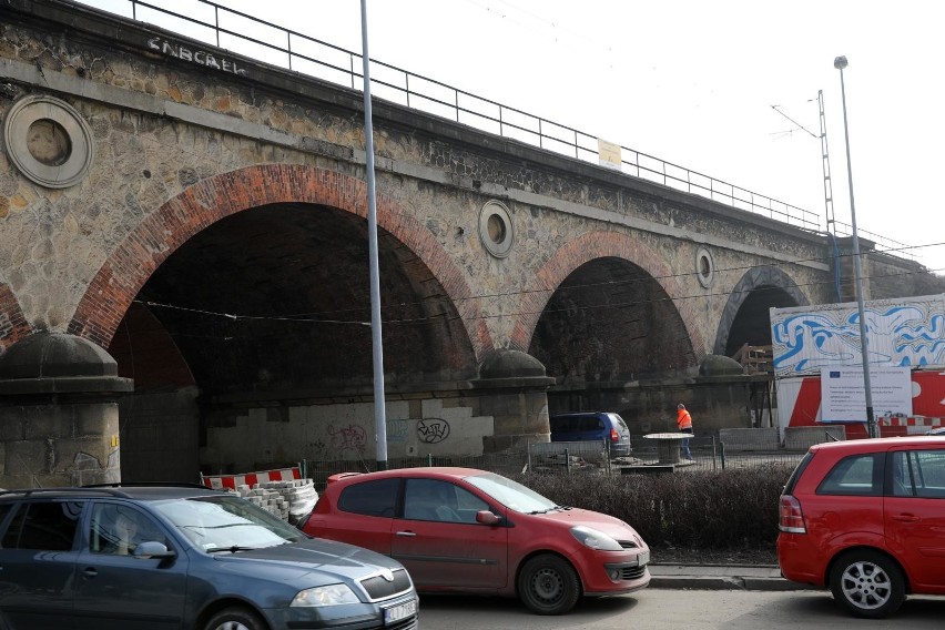 W Krakowie trwa wielka inwestycja  kolejowa. Najważniejszym...