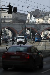 Postępuje wielka inwestycja PKP w Krakowie. "Estakada gotowa na ułożenie torów"