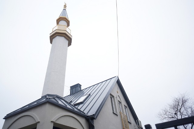Białystok, ul. Piastowska 13F. Dom kultury muzułmańskiej to także meczet. Ma też prawdziwy minaret