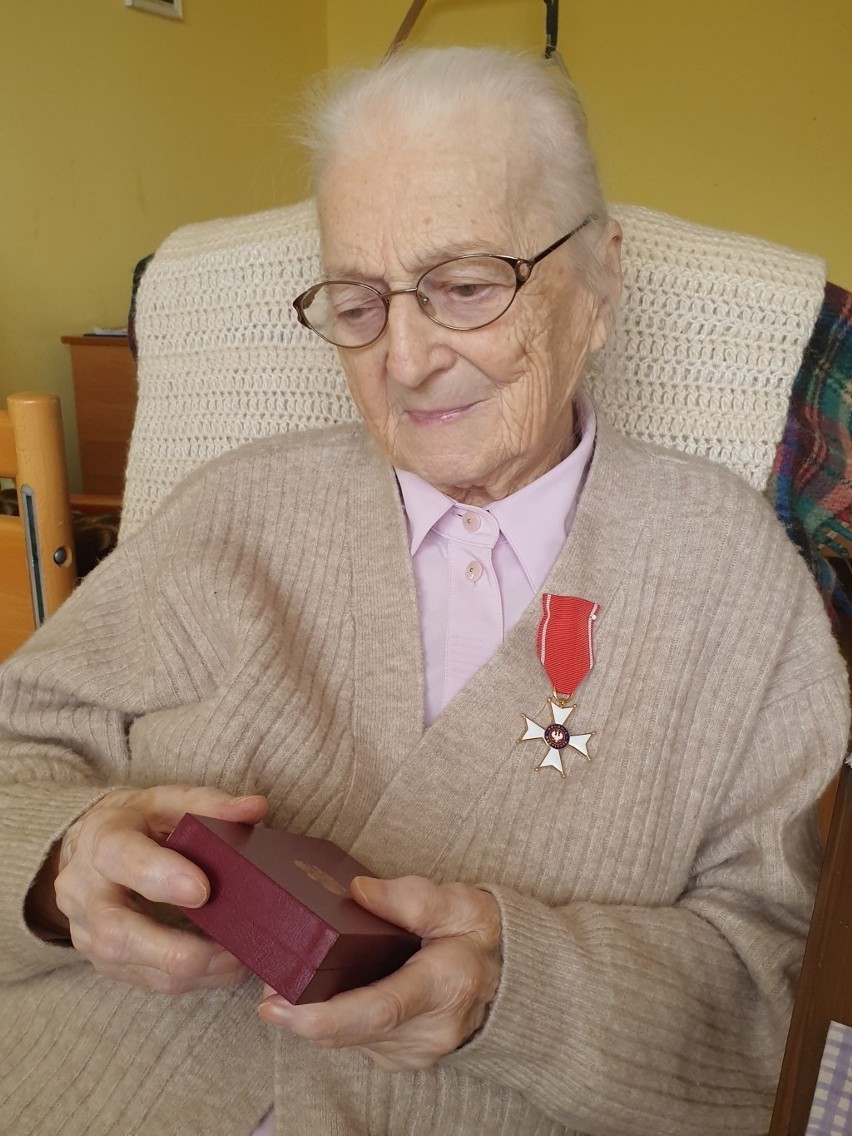 Bohaterka z Rumi skończyła 101 lat! Aleksandra Sychowska to jedna z ostatnich żyjących uczestniczek Powstania Warszawskiego! | ZDJĘCIA