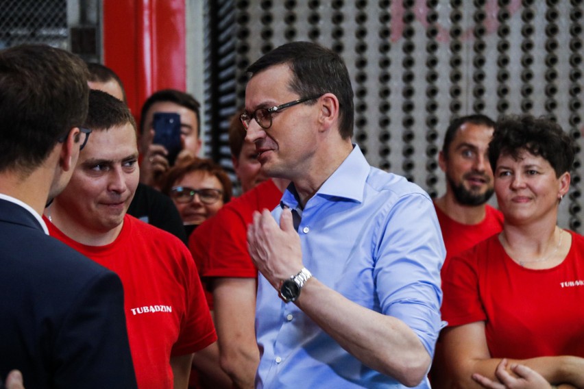 Premier Morawiecki dodał, że "dzięki obniżeniu stawki PIT i...