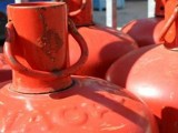 Ukradli 38 butli ze stacji paliw w Przasnyszu. Nie uciekli daleko