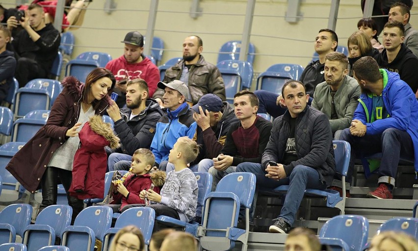 Kibice w Tauron Arenie Kraków podczas pierwszej rundy mistrzostw świata w SuperEnduro [ZDJĘCIA]