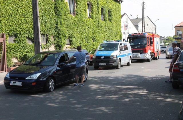 We wtorek doszło do kolizji przy ulicy Złotej. Jak informuje dyżurny Komendy Miejskiej Policji w Radomiu jadąca osobowym autem kobieta najprawdopodobniej zasłabła za kierownicą i uderzyła w drugie auto.