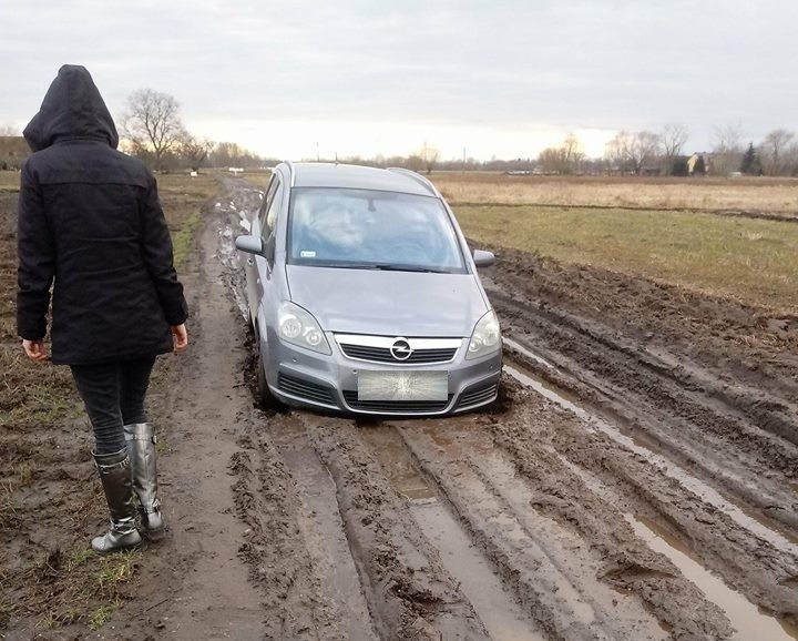 Gdy tylko popada, pan Mateusz jest praktycznie odcięty od...