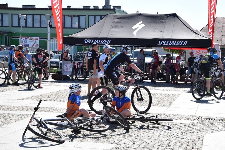 500 rowerzystów na  trasie bardzo trudnego MTB Cross Maraton w Daleszycach (WIDEO, ZDJĘCIA)