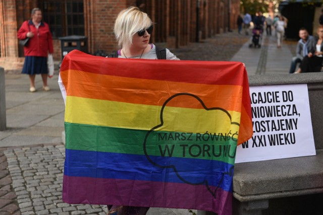 Organizatorami demonstracji „TAK dla edukacji seksualnej!” byli - Marsz Równości w Toruniu, Manifa Toruńska, Stowarzyszenie Pracownia Różnorodności, Toruński Strajk Kobiet oraz Toruńskie Dziewuchy