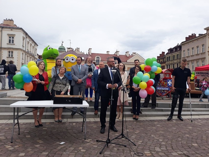 Grzegorz Braun: Polacy cieszą się z tego, że obroża została lekko poluzowana 